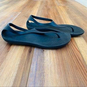 CROCS Shoes - Black Crocs Serena Flip Flop Sandal Size 7 CROCS Shoes - Black Crocs Serena Flip Flop Sandal Size 7